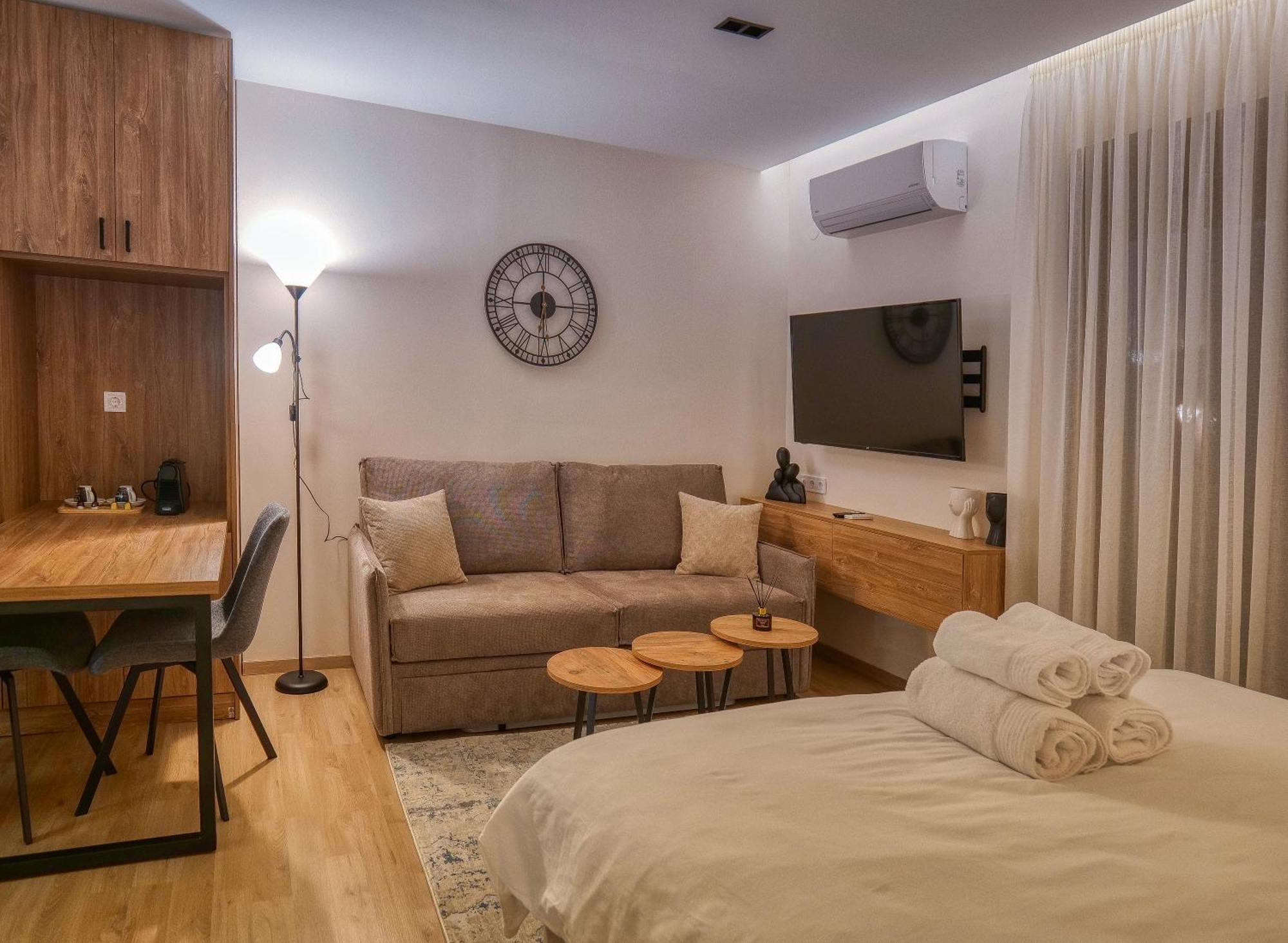קומוטיני Harmony Center Luxury Apartment מראה חיצוני תמונה