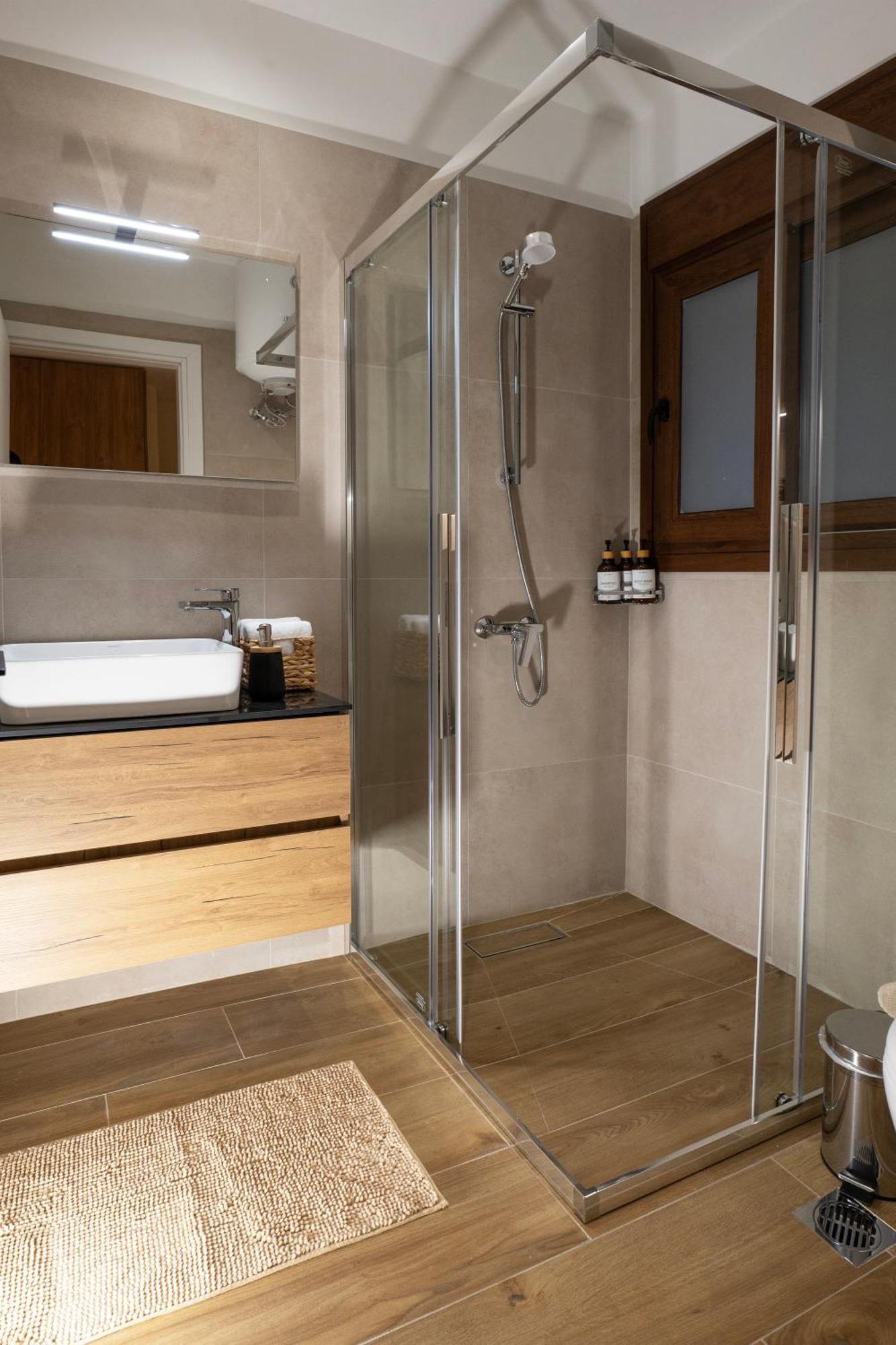 קומוטיני Harmony Center Luxury Apartment מראה חיצוני תמונה